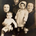 1938.3 - Age 2.5 with mother Eleanor, Aunt Bertha, Mama Pearl and brother Ken